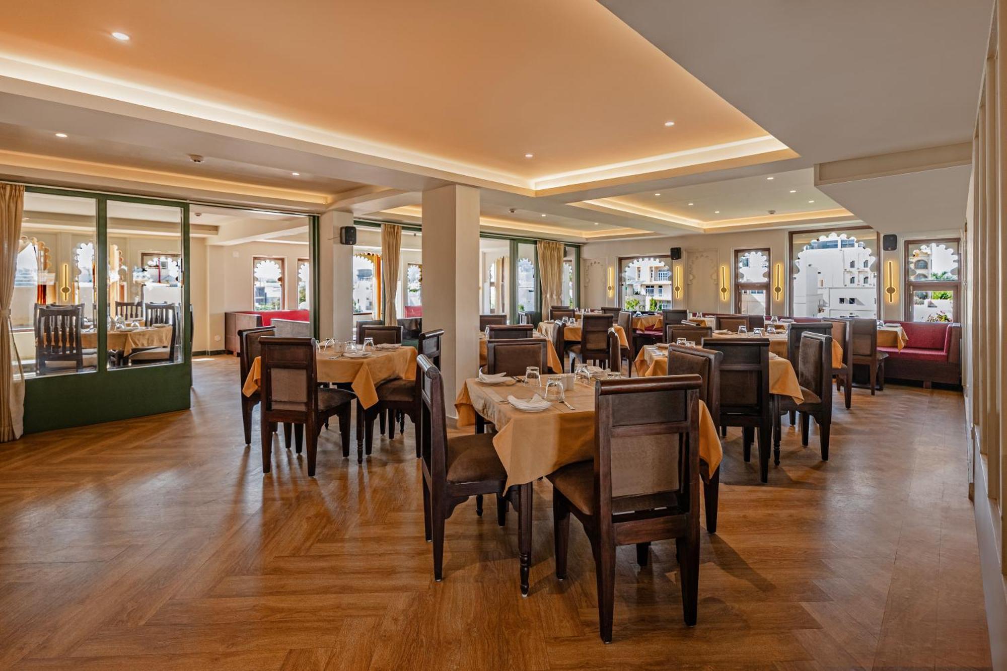 Hotel Sterling Jaisinghgarh Udajpur Zewnętrze zdjęcie